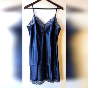 Intimissimi silk slip with lace insert detail Size Large